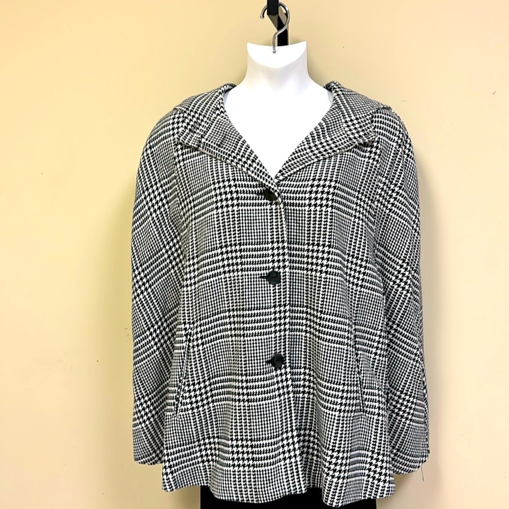 Plus size Talbots black & white herringbone cape with hood